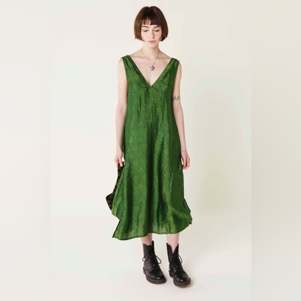 Elegant Green Sleeveless Dress